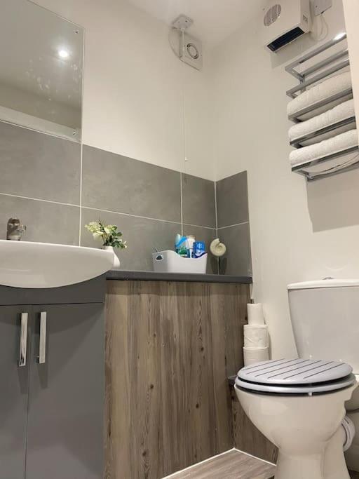 Cosy Studio Apartment วอเตอร์ลูวิลล์ ภายนอก รูปภาพ